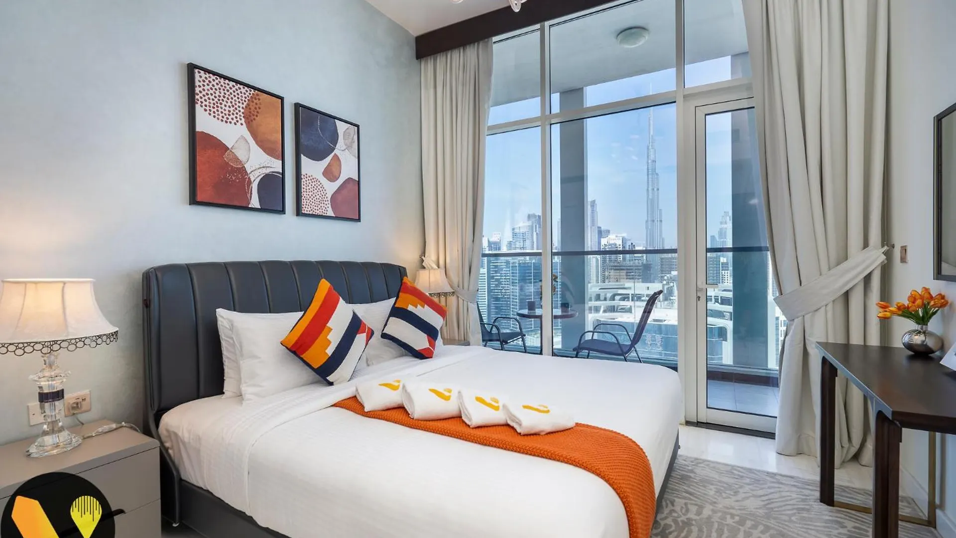 Vogue Bayz -Burj Khalifa Views Near Dubai Mall Apartment